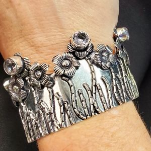 New Unique Amethyst Silver Flowers Cuff Bracelet.